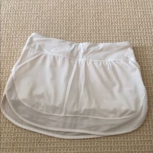 White lululemon tennis skirt (size 6)